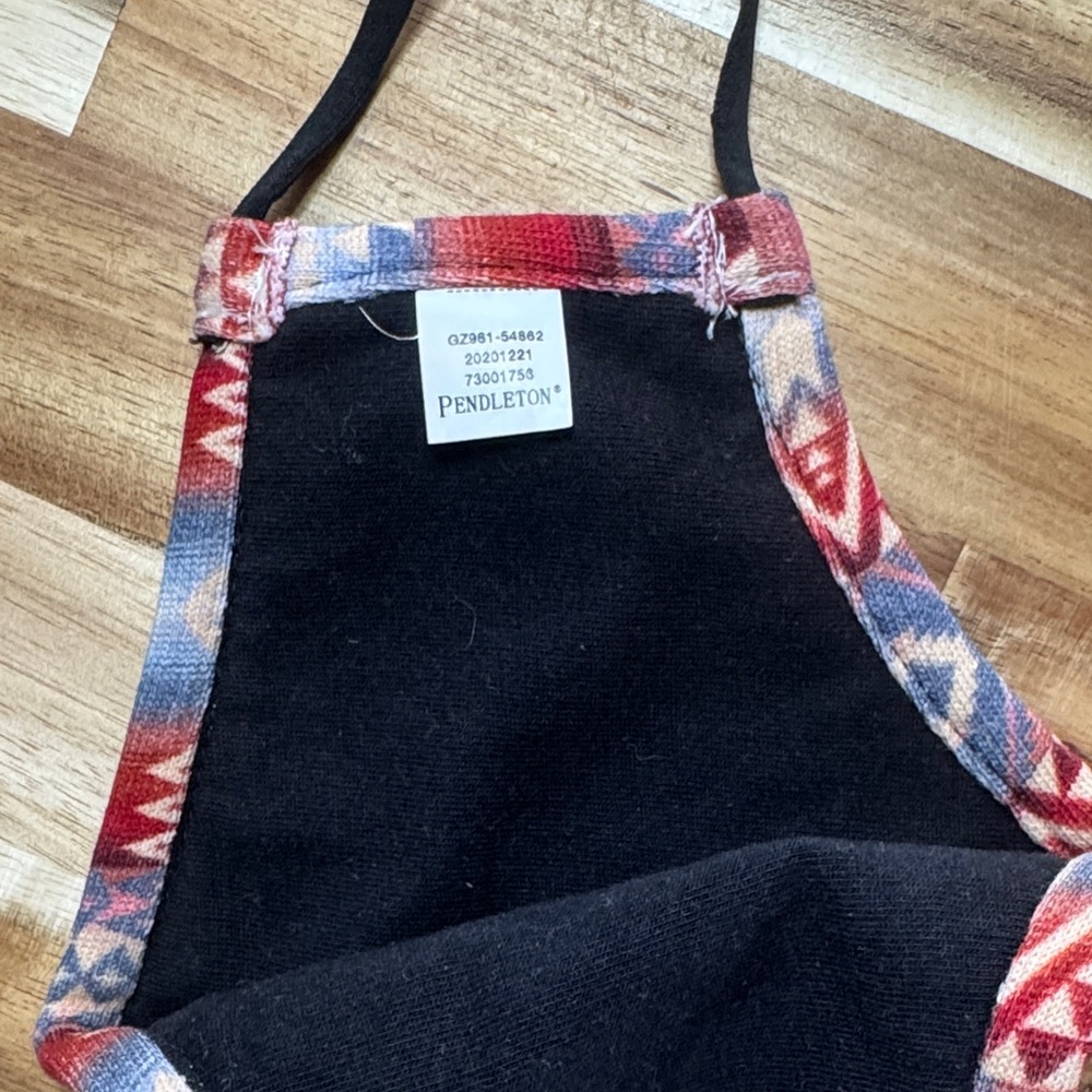 Pendleton Face Mask - red/blue tribal pattern - Picture 5 of 7